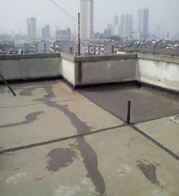 鄂州漏水维修 楼顶漏水是什么原因，楼顶漏水维修方法是什么?